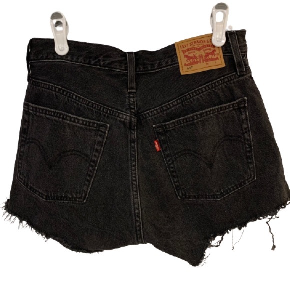 Levi’s 501 Original Shorts in Black - Picture 4 of 6